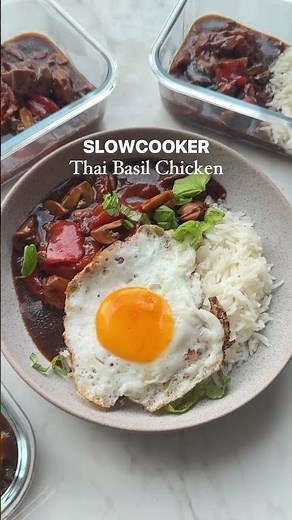 Slowcooker Thai Basil Chicken 🍗 #slowcooker #crockpot #chicken #chickenrecipes #thaifood #recipe