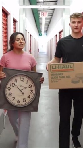 4 Storage Unit Packing Tips that will make your life easier! 1️⃣ Label everything 2️⃣ Protect fragile items 3️⃣ Create a walkway 4️⃣ Place most used items at the front #StorageUnit #StorageFacility #SelfStorage #PackingTips #HowToPackaStorage | U-Haul