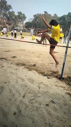 girls' High jump competition 🎯 #highjump #army #athletics #shortvideo #viralvideo #girlsporer#yt#ncc