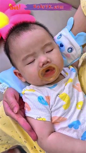 Cooling Nursing Arm Pillow: Say Goodbye to Sweaty Arms While Holding Baby #MomLife