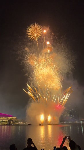 New Year Fireworks at Marina Bay Singapore