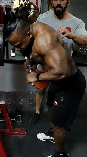 ‏watch the full video (it hurts🤣) #samtrainer