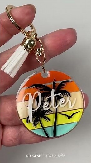 UV RESIN KEYCHAIN WITH CRICUT #shorts