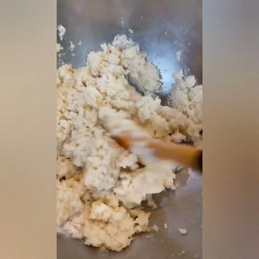 当店人気メニューの【レンコン饅頭】のレシピ動画です！簡単に出来ますので試してみてください❗