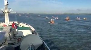 Now formed up with the rest of the flotilla. Great atmosphere. Huge commitment. Wonderful sight. #FishingForLeave | The Skipper