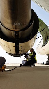 Opening A320 RH thrust reverser cowl 👌 #foryouシ #fyp #aviation #trending #viral #fypシ #satisfying #asmr #airbus #sound #foryou #FYI #avgeek #aviationlovers #fypシ゚viralシ #engineer #aviationdaily #engine #cowl #aviationgeek | Mechanic O