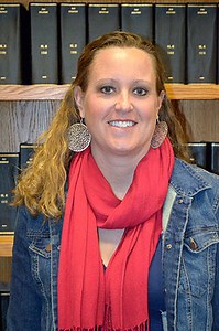 Dr. Leigh Scheer won the David Schleyer Faculty Award!