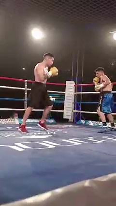 🌿 ALANIS VS TORRACO en el Campo Hotel Nono Luigi 🌿 💣 ¡Ya tenemos acción! Abren la función Axel "el Salvaje" Alanis (0-3-2 , 0 KO / 63,100) y Pablo "Mono" Torraco (Debutante / 60,900). 4R. #Boxeo #Boxing #FeCorBox #FAB #Oncativo #NonoLuigi #DSportsFight #AranoBox #DirecTVSports | Aranobox