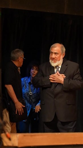 🌙🇦🇷 Una noche que quedará en la historia 🩵 La despedida de los escenarios de Zamba Quipildor fue mucho más que un concierto. La Misa Criolla, grabada en nuestra memoria, volvió a sonar como un ritual compartido, evocando tradiciones y recuerdos. ✨ La presencia de Jairo, el Chaqueño Palavecino, Sandra Mihanovich, Carlos Di Fulvio, Tomás Lipán, las Hermanas Vera y Adelina Villanueva, junto a un imponente ensamble de coros, volvió la noche inolvidable. 👏 Entre pañuelos en alto, cantos y ovacio