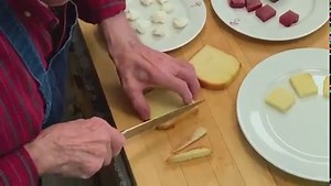 Hello. Here is a very easy dessert with Guava Paste that I used to make for Gloria. I hope you make this with your family. Have a good day and cook together. Be well. -JP | Jacques Pépin