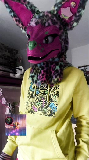 ik i did this wrong but i have no more drafts💔 #fuzz #furry #cosplay #fursuit #dinomask