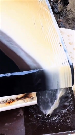 Very simple gold ore selection, one piece of equipment can separate the gold, the effect is very good. #GoldSelectionshaker #Separationshaker #Sandgoldshaker #oredressingshaker #Mineralprocessingshaker #GoldPanningShaker #GoldPanningEquipment #Goldchute #Goldequipment #goldshakertable #Goldvibratingscreen #GoldPanning #GoldMine #Vibratingscreen #GoldSelectionEquipment #MineralprocessingEquipment #Gravitygoldseperation #Indonesia #Malaysia #Myanmar | Fang Dong