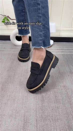 modern, simple, and easy to style#loafers #thicksole #flats #everydayshoes #comfortablewear