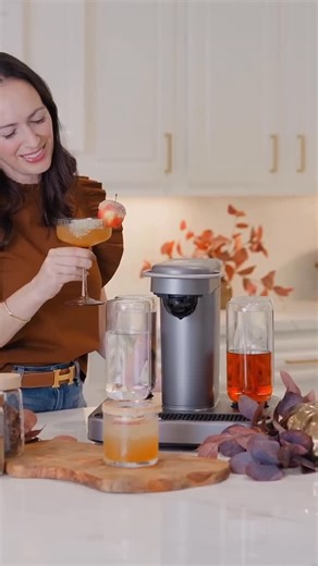 Bartesian on Instagram: "Cocktails made as easy as pie 不 we're taking garnishing notes from @karintentori"