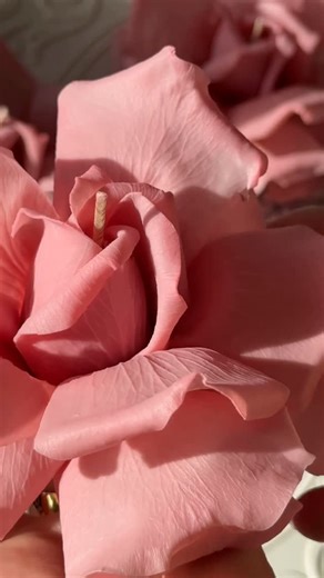 FLOWER CANDLES from Miami | Candle Making Courses | USA on Instagram: "French Rose 💞 #flowercandle #candlemaking"