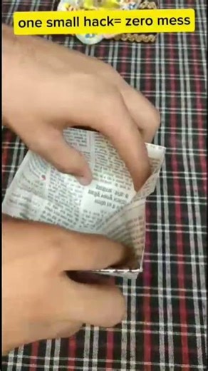 “Wait… don’t throw that newspaper 😳”#newspaperhack #cleaninghack #jugad
