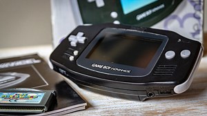 This Modded Game Boy Advance Cartridge Runs PlayStation Games