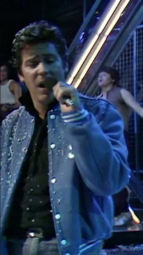 Shakin' Stevens - Blue Christmas (Top Of The Pops, 1982)