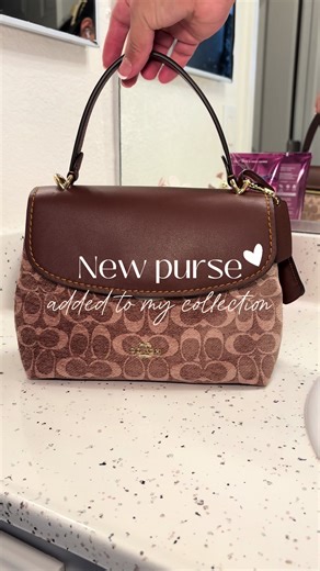 Stylish Coach Purse: A Treat for Every Fashionista