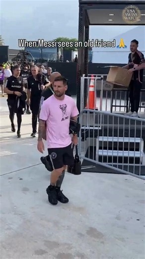 Lionel Messi Spotted Meeting an Old Friend Wearing a $150,000 Patek Philippe #messi #shorts