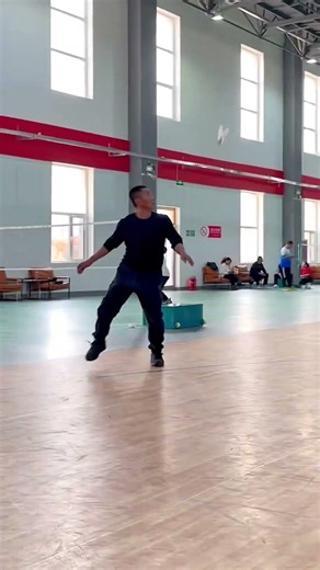 Kicking jianzi showcases Chinese martial arts