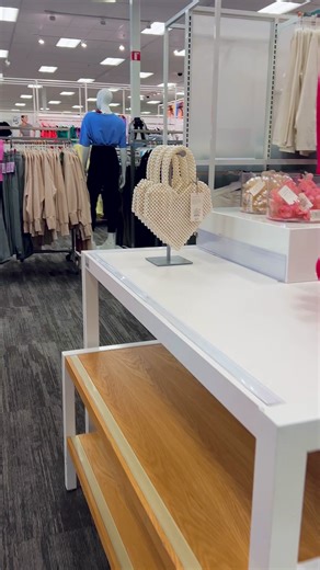 76K views · 241 reactions | HOW CUTE is this pearl heart clutch  #targetfinds #target #targetstyle #targetfashion #heart #heartpurse #heartclutch #heartbag #pearls #pearlheart #fyp #holidays #valentinesdaybag #valentinesday #fypシ #finds #wednesday #vibes #wednesdayfinds #bags #cutepurse #cutebag #socute #instadaily #reels #instafb #daily | Let’s Shop Holidays | Facebook