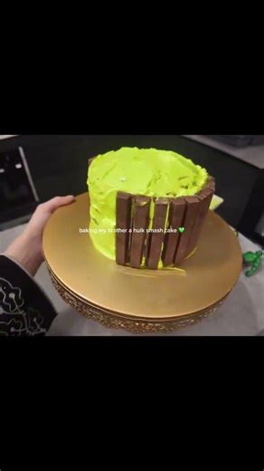 Making a Hulk Smash Cake 💚 | So Fun! #shorts