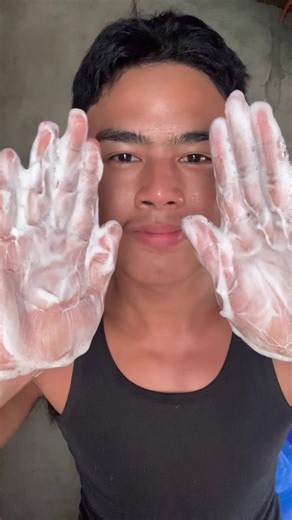 POV. Gusto mo na magglow up this year. Anyway, Laging sold toh, if oorder kayo B1T1 kunin nyo. Start your new year with Gentle Cleanser from Glad2Glow! #facialwash #gentlecleanser #glad2glowskincare #skincareformen #glowingskin