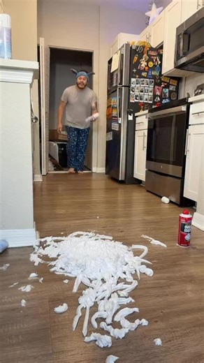 Joel Slime on Instagram: "Slime más grande del mundo #slime #fluffy #asmr"