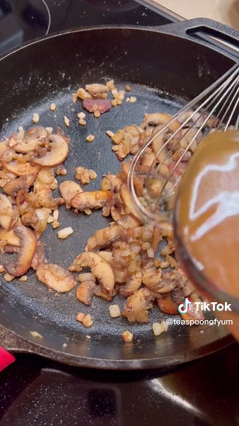 Delicious Mushroom Gravy Recipe for Meatloaf | Easy and Flavorful