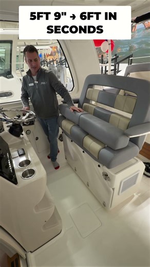 Boston Whaler 38 Realm: Elevated Helm for Better Visibility