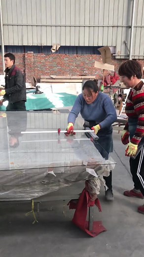 Glass Cutting Have you ever seen the glass cutting? #furnace #cutting #glass #unzip #temperedglass