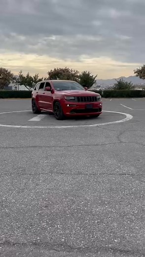 3.7K views · 1.5K reactions | ARRANCAMOS PLEBADA‼️CHEROKEE SRT 2018...