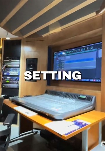 A day recording with Hot Fudge #pop #rock #indie #fyp #sabrinacarpenter #bass #guitar #singer #artist #artistsoftiktok #band #studio #recording #recordingstudio #billieeilish #oliviarodrigo #arcticmonkeys #wallows #themarias