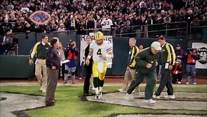 14 years ago, Brett Favre played through the grief of losing his father. And gave us all a performance we'll never forget. #fbf | NFL