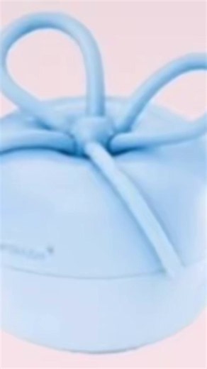 IMMEDIATELY BUYING THAT IDC 💙💙💙 I LOVE BLEUEUUEUE idk if it will ever get released so I’ll wait till next month js incase it does.. 🥹 if it doesn’t I’ll probably buy the violet or pink one #medicube #wonyoung #hairbrush #blue