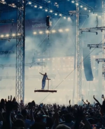 2025 was nothing short of unforgettable. After seven long years, Drake finally returned to Australia,while Europe witnessed one of his biggest tours ever. Across 47 shows, he smashed records, with the Anita Max Win Tour being the “highest-grossing rap tour” in Australian history and his largest European run to date with 35 shows ✨ And then there was Wireless… a one of a kind weekend fans will never forget Big thank you to everyone who made it happen, the fans, the crew, the engineers, and the en