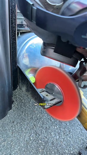 Renegade's 3-Step Aluminum Polishing Kit combines some of our newest and most innovative buffing wheels and compounds to provide users with a complete 3-Step polishing process that provides a high-level mirror shine and luster on your aluminum surfaces. Designed for: Big Rigs: Give your heavy-duty vehicles the sparkling finish they deserve. Marine Applications: Keep your boat's polished metal parts looking their best, even in harsh marine environments. Metal Restoration: Restore the brilliance o