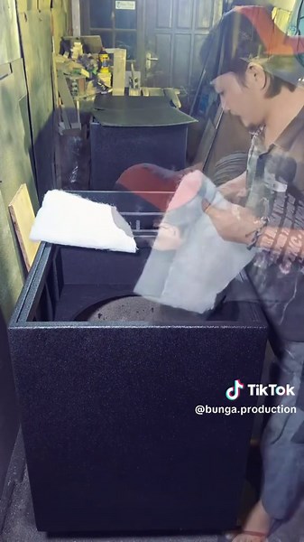 Applying Foam Dampening to Box Subwoofers