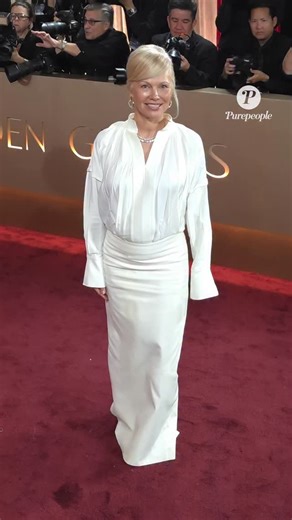 Purepeople on Instagram: "Pamela Anderson à la 83ᵉ cérémonie des Golden Globes à Los Angeles ✨🌟 @pamelaanderson @goldenglobes Pamela Anderson a assisté à la 83ᵉ cérémonie des Golden Globes à Los Angeles. Rayonnante et élégante, l’icône a marqué la soirée par sa présence, entre sobriété assumée et aura intacte, fidèle à son style libre et intemporel 💫 Vous avez aimé son look pour la soirée ? 💬👇 #PamelaAnderson #GoldenGlobes #LosAngeles #Cinema #Elegance Purepeople Bestimage"