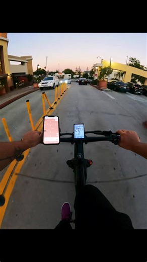 FREE Food Delivery POV🍔🚴‍♂️ #food #delivery #fyp #helpthepeople | Bike Dasher