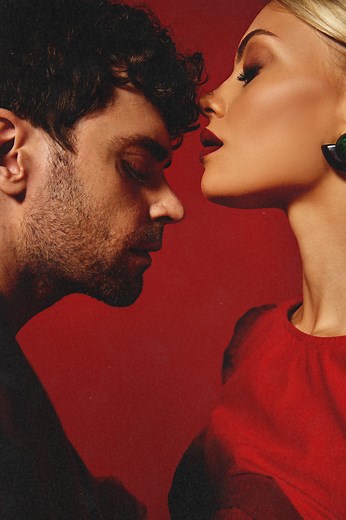 What Is Relationship Anarchy? Psychologists Explain This Non-Traditional Relationship Style