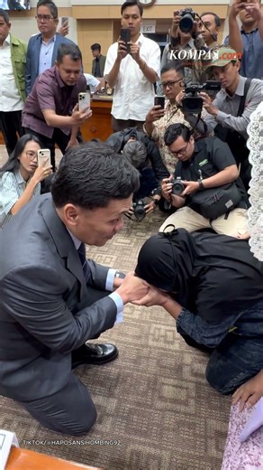 Ibunda ABK Sea Dragon dan Radit Menangis di DPR: Bapak, Tolong Anak Saya