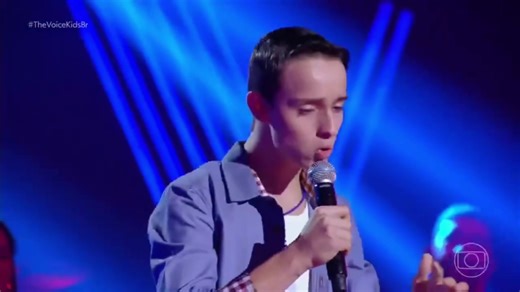 573K views · 10K reactions | O “The Voice Kids”, chegou a última fase de shows. Carlinhos Brown, IZA e Mumuzinho escolheram as vozes que seguem em seus times na disputa musical. Em sua apresentação o catarinense, Wellington Pedro cantou “Não Aprendi Dizer Adeus”, mas infelizmente voltou para casa.  TV Globo | Rádio Centro Oeste | Facebook