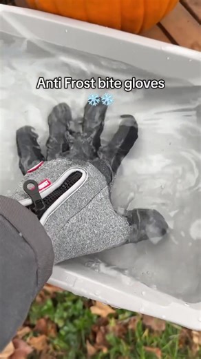 Winter Waterproof Touchscreen Gloves ❄️🧤 Keep your hands warm, dry, and protected with these waterproof, windproof gloves. The touchscreen fingertips let you use your phone easily, while the anti-slip grip keeps everything steady during driving, cycling, or outdoor work. Stay tuned for more ✨ #gloves #waterproof