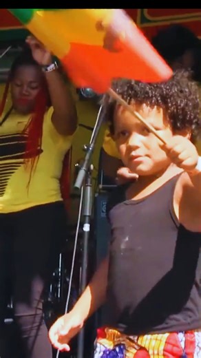🙏🇯🇲 Spiritual honoring Joseph Hill with “Jah Jah See Dem a Come” live at Rastaplas festival 🔥Roots alive. Spirit strong. 🎥 Captured by @Reggae live concerts ❤💪🔥 #JosephHill #Culture #RootsReggae #RastaplasFestival #ReggaeReel #JahMusicLives | Reggae-agenda