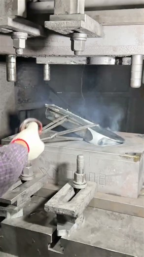 6082 automotive control arm forging parts, easily made in the hands of a blacksmith!#forging #cnc