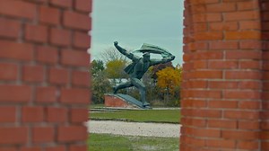 These grim statues are reminders of our past. In Budapest's Memento Park, they offer a unique glimpse into the 20th-century Hungarian history. 🗿🌳 Have you explored this historical park yet? Tell us about your thoughts in the comments! ⤵️ #visithungary #hungary #budapest | Visit Hungary