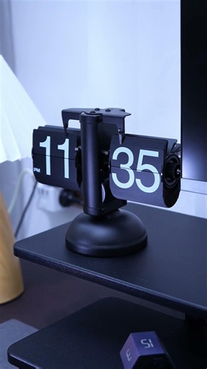 Have you ever seen a flip clock like this? It automatically flips a page every minute.