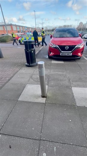BREAKING: Police are currently evacuating Greenbridge Retail Park in Swindon. It's after suspected military ammunition was handed into a shop. Cordons are being put in place, with multiple stores closed. Officers are moving people away from the area. A spokesperson for Wiltshire Police said: "Please be aware that we have cordoned off a store in Greenbridge Retail Park, Swindon, after suspected military ammunition was handed in. "We are awaiting attendance by Explosive Ordnance Disposal to dispos